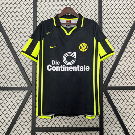 BORUSSIA DORTMUND 1996 - 1997 UDEBANE TRØJE