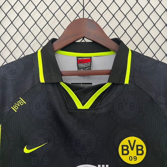 BORUSSIA DORTMUND 1996 - 1997 UDEBANE TRØJE